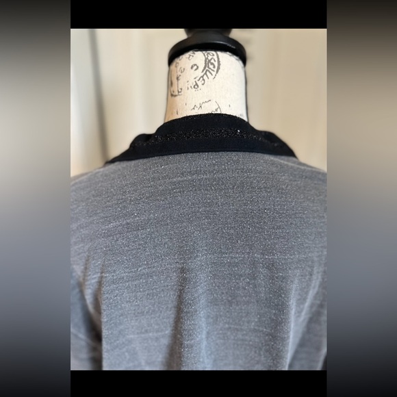 NWT Theilma womens Grey/black shirt. Size F. - Picture 3 of 8